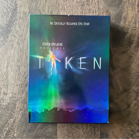 Steven Spielberg’s Taken Sci-Fi Alien TV Show COMPLETE - Picture 1 of 5
